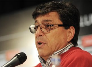 ¿Vuelve Pasarella a dirigir en el fútbol argentino?