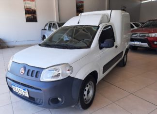 Una banda asaltó una concesionaria y se llevó una camioneta