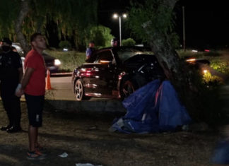 Mueren 2 jóvenes en el Challao, el conductor estaba armado y creen que hablaba por teléfono