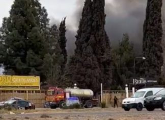 Se incendió el reconocido Hostal de Los Andes sobre el acceso Este