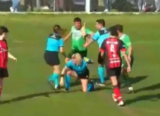 Repudio: en pleno partido un jugador golpeó a un árbitro mujer