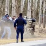 Junín: auto vuelca tras chocar con camión repartidor