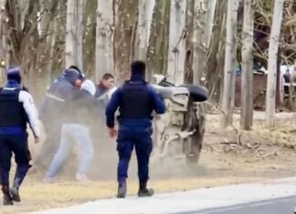 Junín: auto vuelca tras chocar con camión repartidor