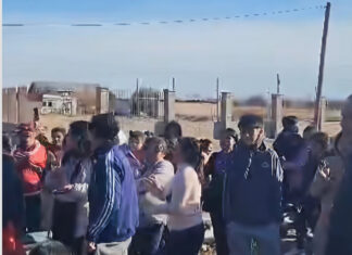 Santa Rosa: feriantes de la Salada cortaron la ruta 7 en protesta por aumentos abusivos en alquileres