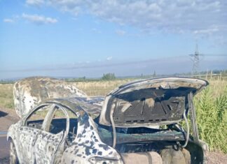 Un Citroën C4 terminó envuelto en llamas en la Variante Palmira